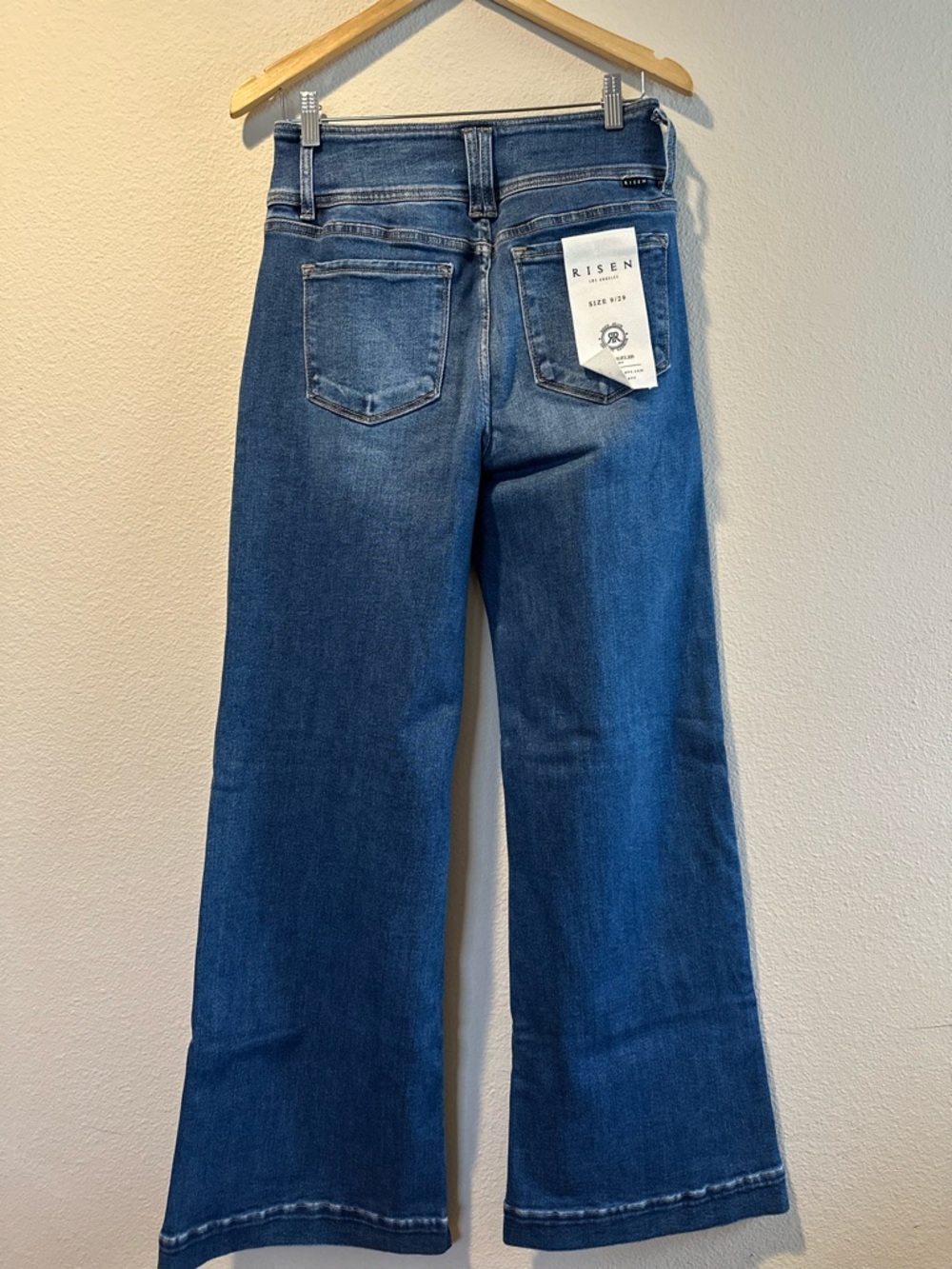 High-Rise Wide Leg Jeans with Statement Ring Belt in Dark Blue Size 9 - Picture 5 of 5